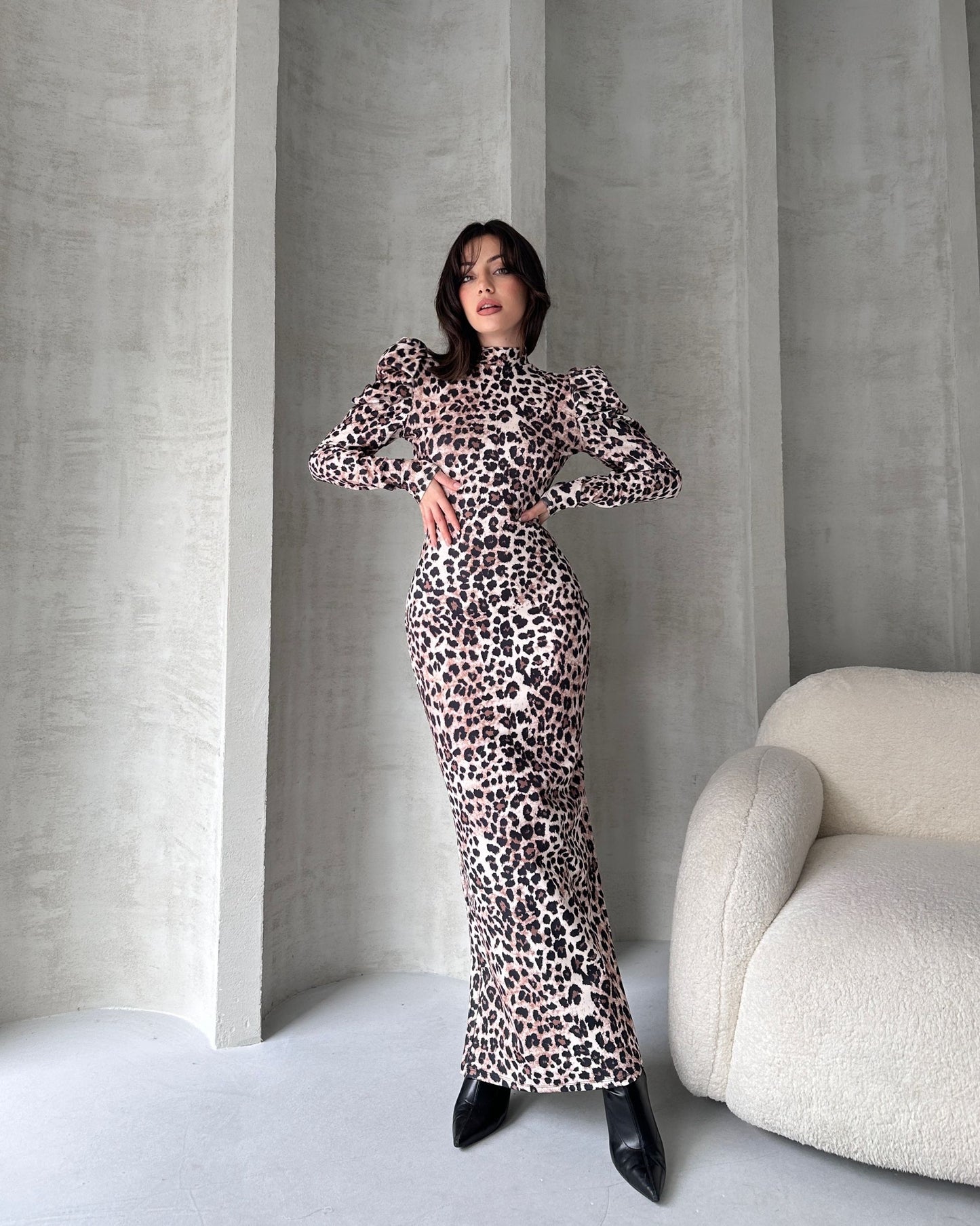 Sırt Dekolteli Leopar Desenli Elbise