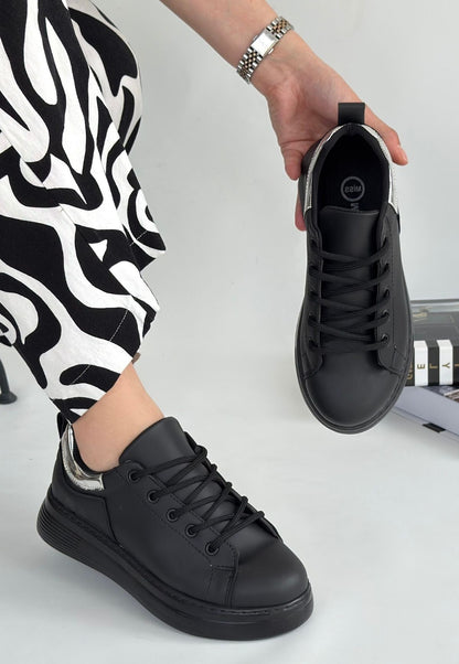 Sofio Siyah Cilt Bağcıklı Spor Ayakkabı