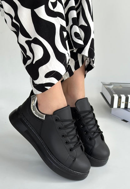 Sofio Siyah Cilt Bağcıklı Spor Ayakkabı