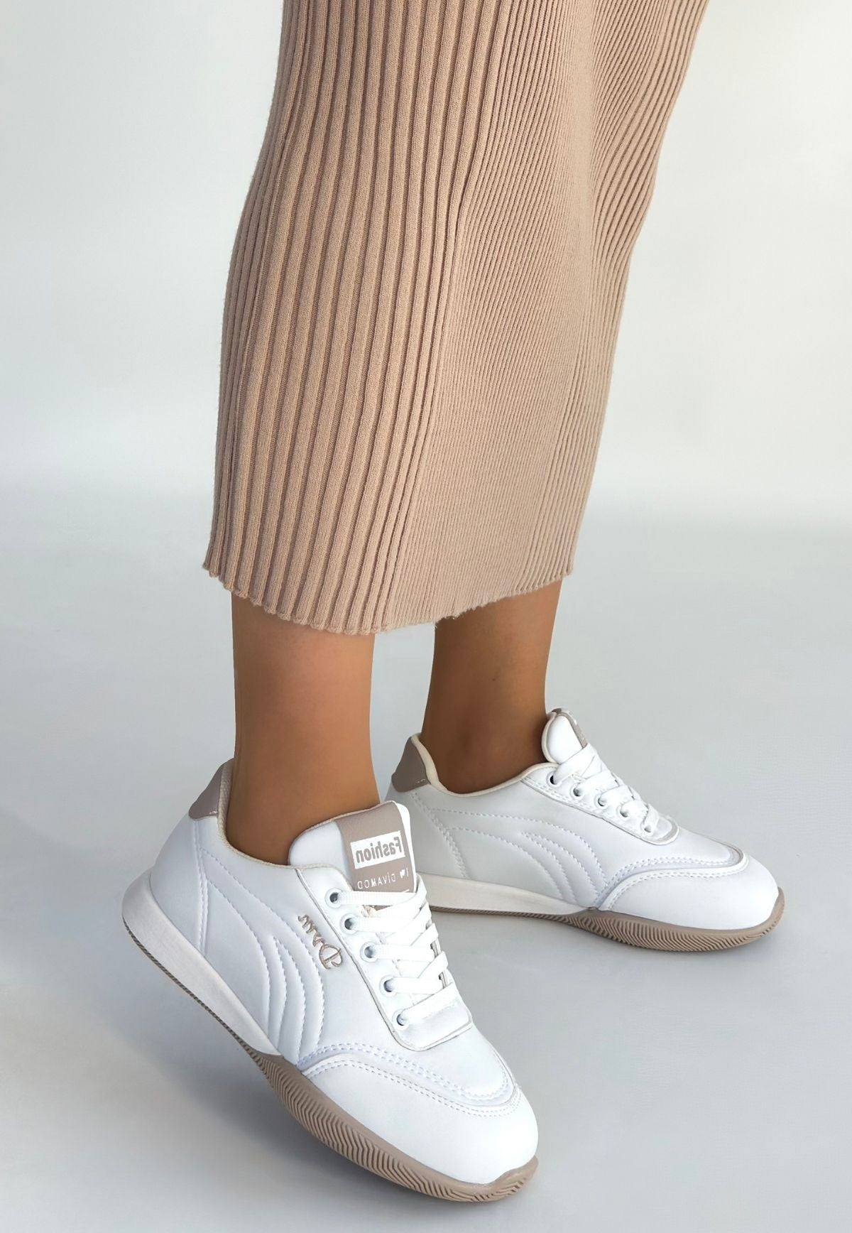 Tawen Beyaz Cilt Bağcıklı Spor Ayakkabı