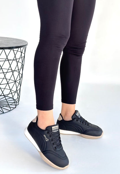 Tawen Siyah Cilt Bej Tabanlı Bağcıklı Spor Ayakkabı