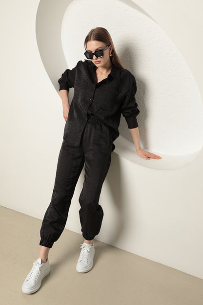 Parlak Kumaş Kadın Takım-Siyah