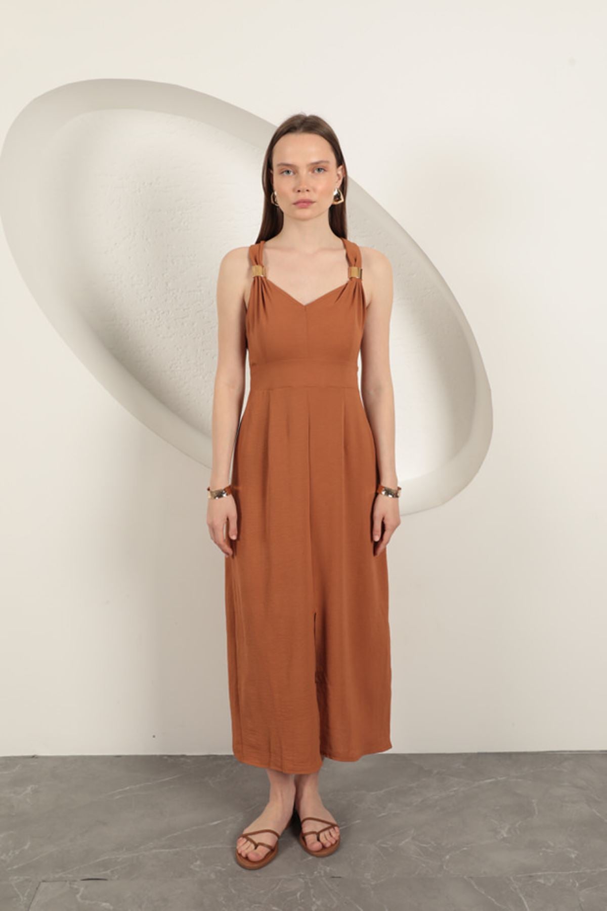 Toka Detaylı Askılı Elbise-Kahve