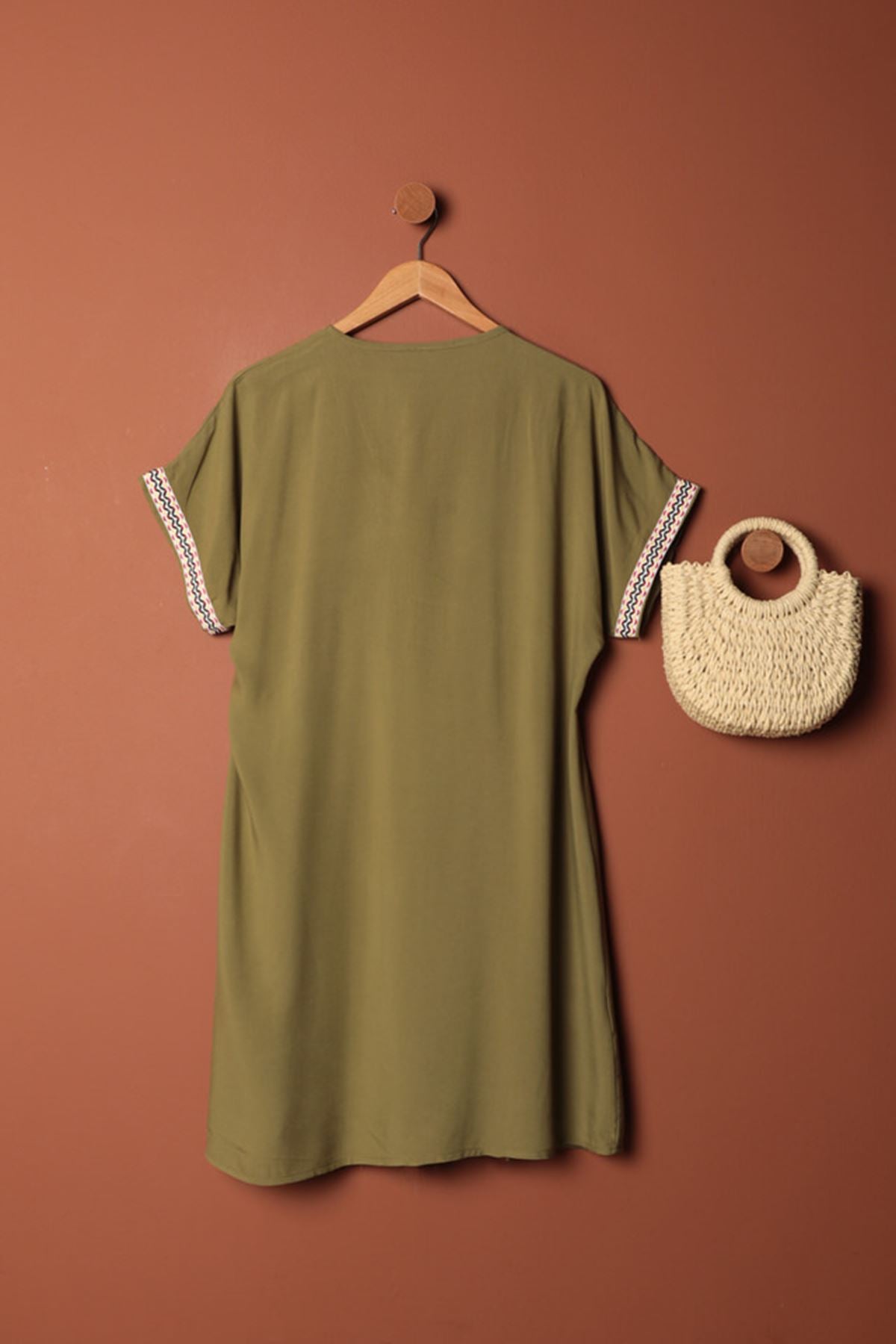 Viskon Kumaş Yakası Kolu Şerit Detaylı Elbise-Haki