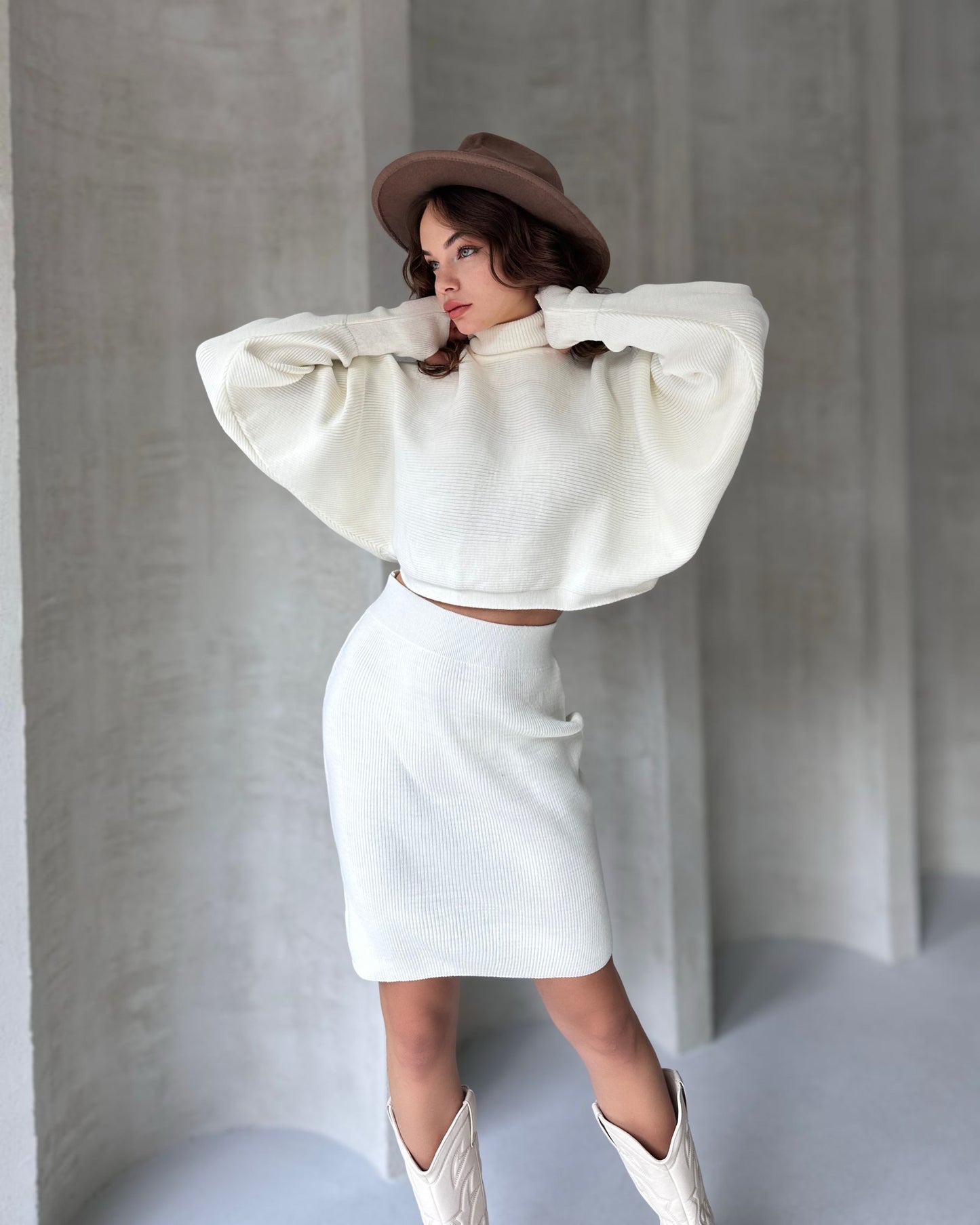 Balıkçı Yaka Yarasa Kol Bluz Ve Etek İkili Triko Takım