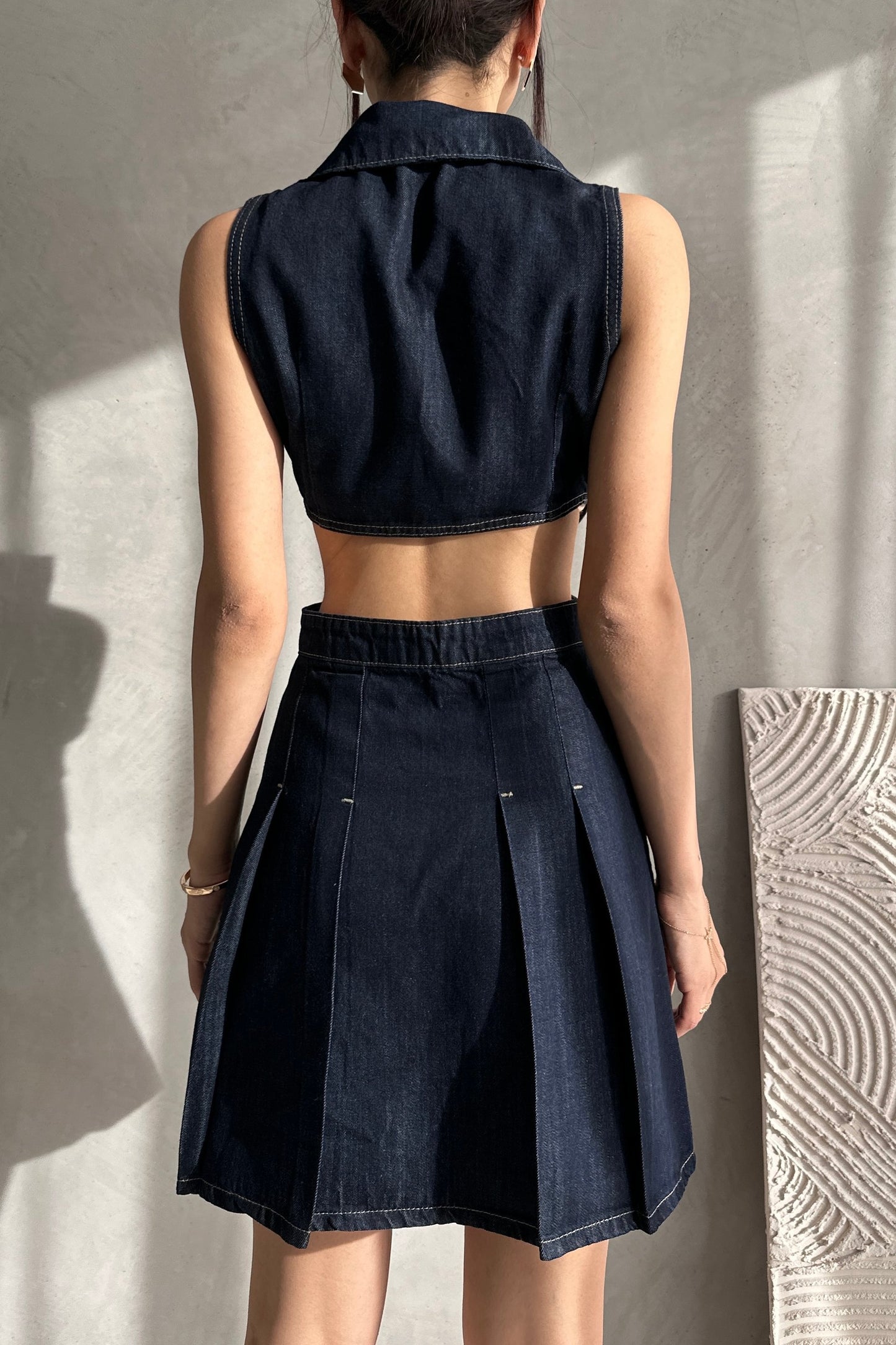 Kolsuz Bel Dekolteli Jean Elbise