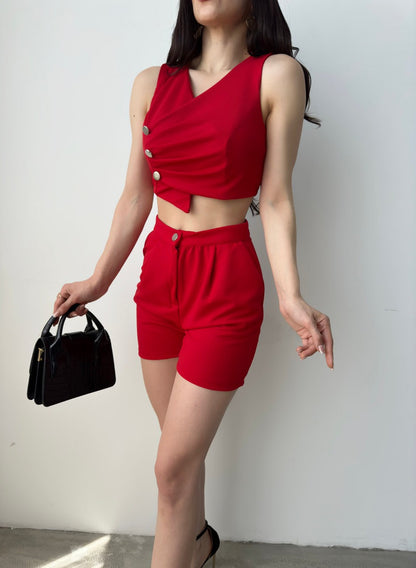 Kruvaze Yaka Düğme Detaylı Crop Yelek Ve Şort İkili Takım