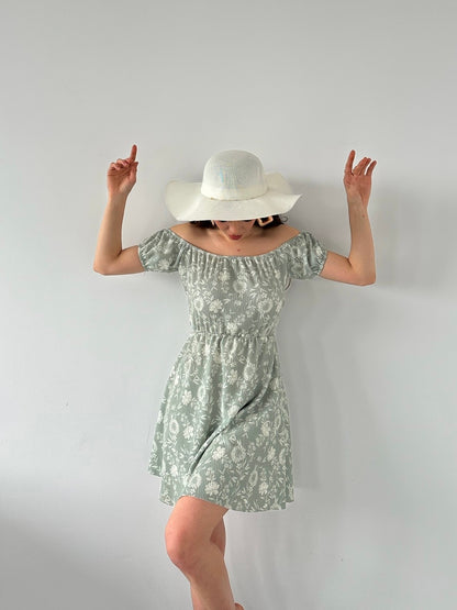 Madonna Yaka Çiçek Desenli Krinkıl Elbise