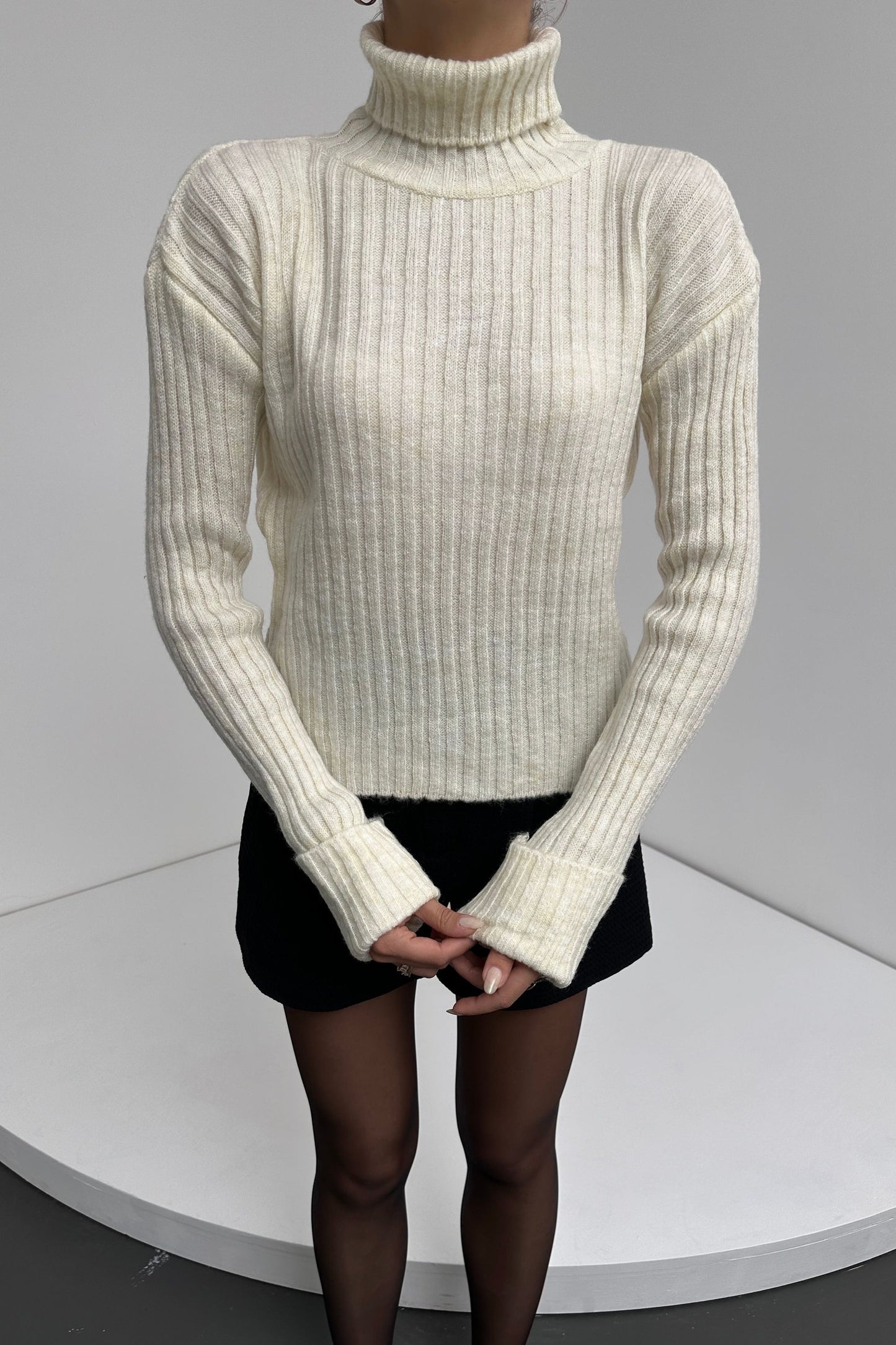 Şerit Desenli Dokulu Boğazlı Triko Kazak